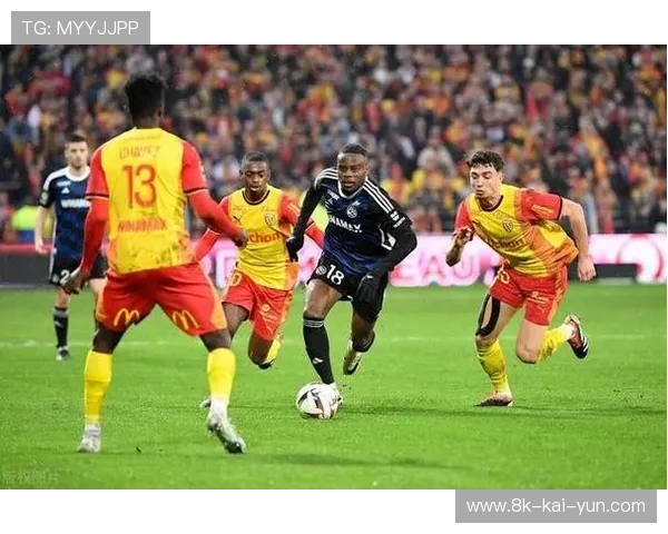 朗斯1-0小胜摩纳哥,积分榜紧咬巴黎马赛